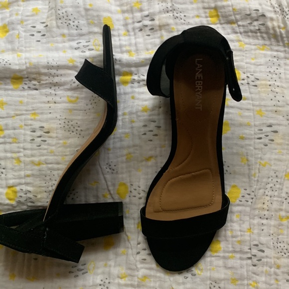 Lane Bryant suede black heels it’s US size 10w only worn a few times - Picture 2 of 4